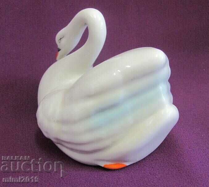 Vintich Porcelain Figure - Swan marked - 7 Vintich Porcelain Figure - Swan marked - 7