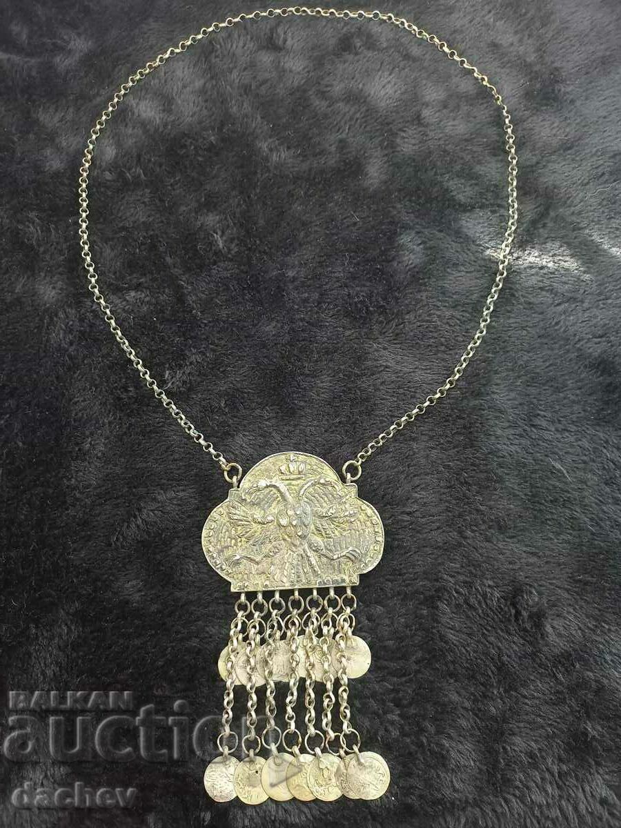 Доставка на Възрожденски сребърен нагръден накит пафти пафта носия Доставка на Възрожденски сребърен нагръден накит пафти пафта носия