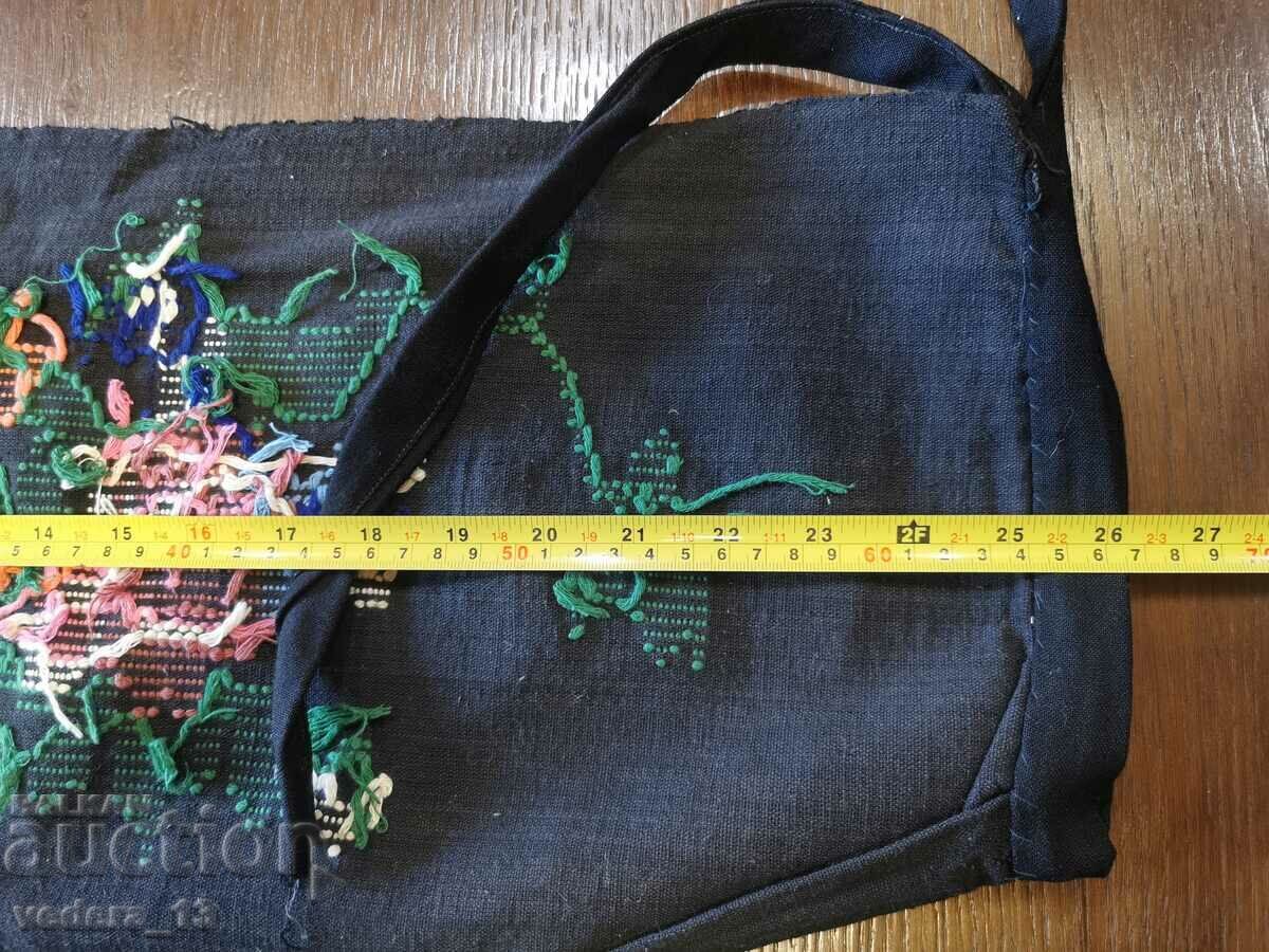 Auction FOLK COSTUME - APRON Auction FOLK COSTUME - APRON