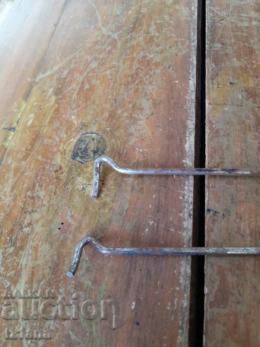Old door latches with price 12.00 BGN | € 6.14 Old door latches with price 12.00 BGN | € 6.14