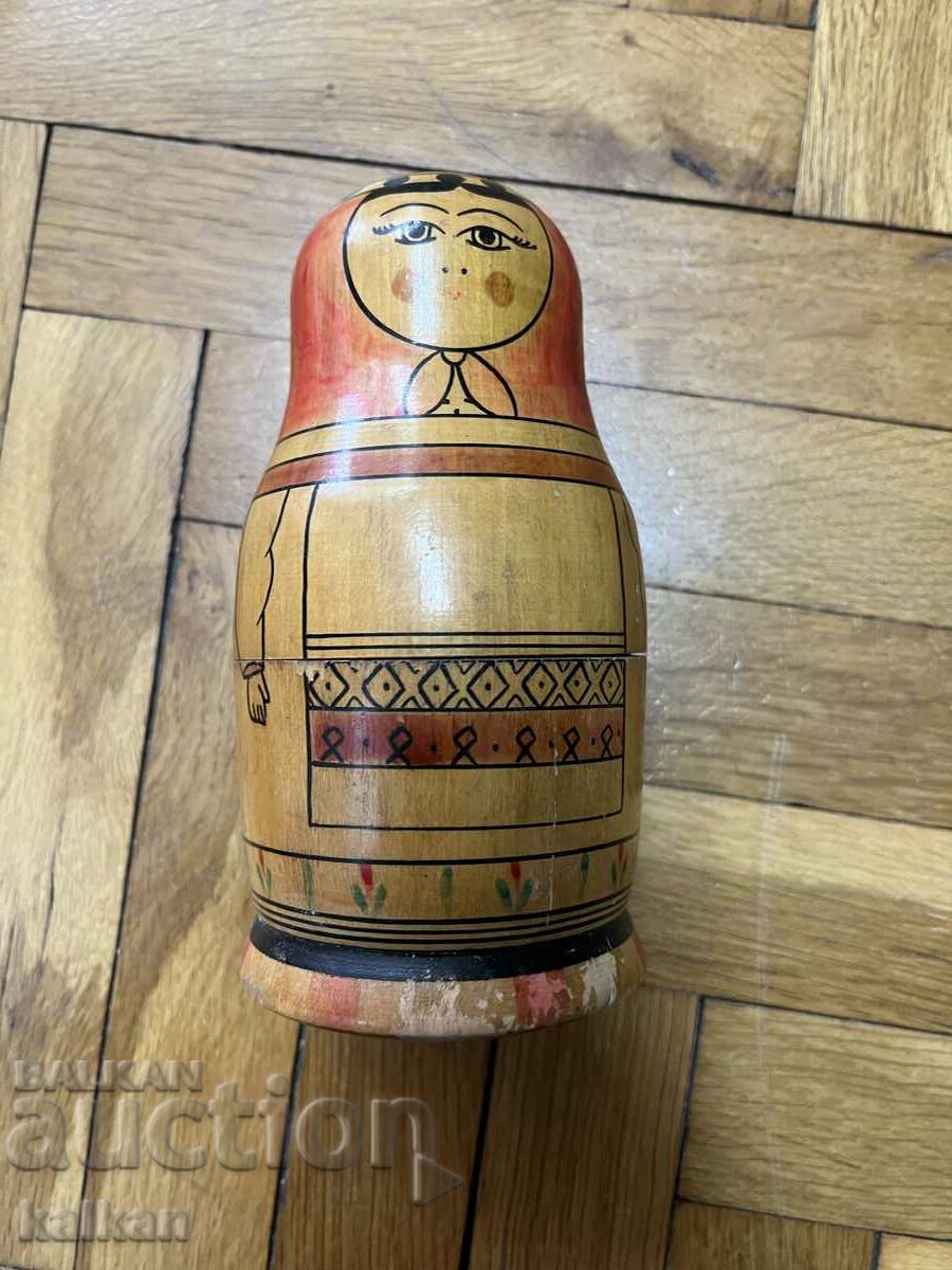 Two old wooden matryoshka dolls with price 10.00 BGN | € 5.11 Two old wooden matryoshka dolls with price 10.00 BGN | € 5.11