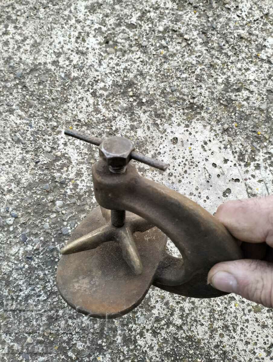 Delivery of Clamp for gluing tires Delivery of Clamp for gluing tires