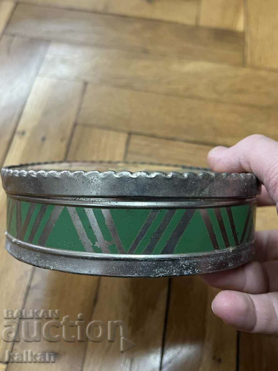 Old Art Deco box with price 30.00 BGN | € 15.34 Old Art Deco box with price 30.00 BGN | € 15.34