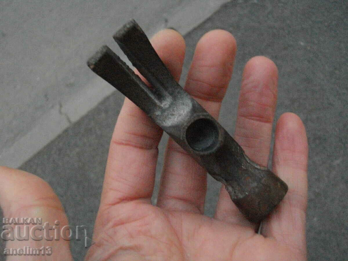 OLD HAMMER HAMMER - 5 OLD HAMMER HAMMER - 5