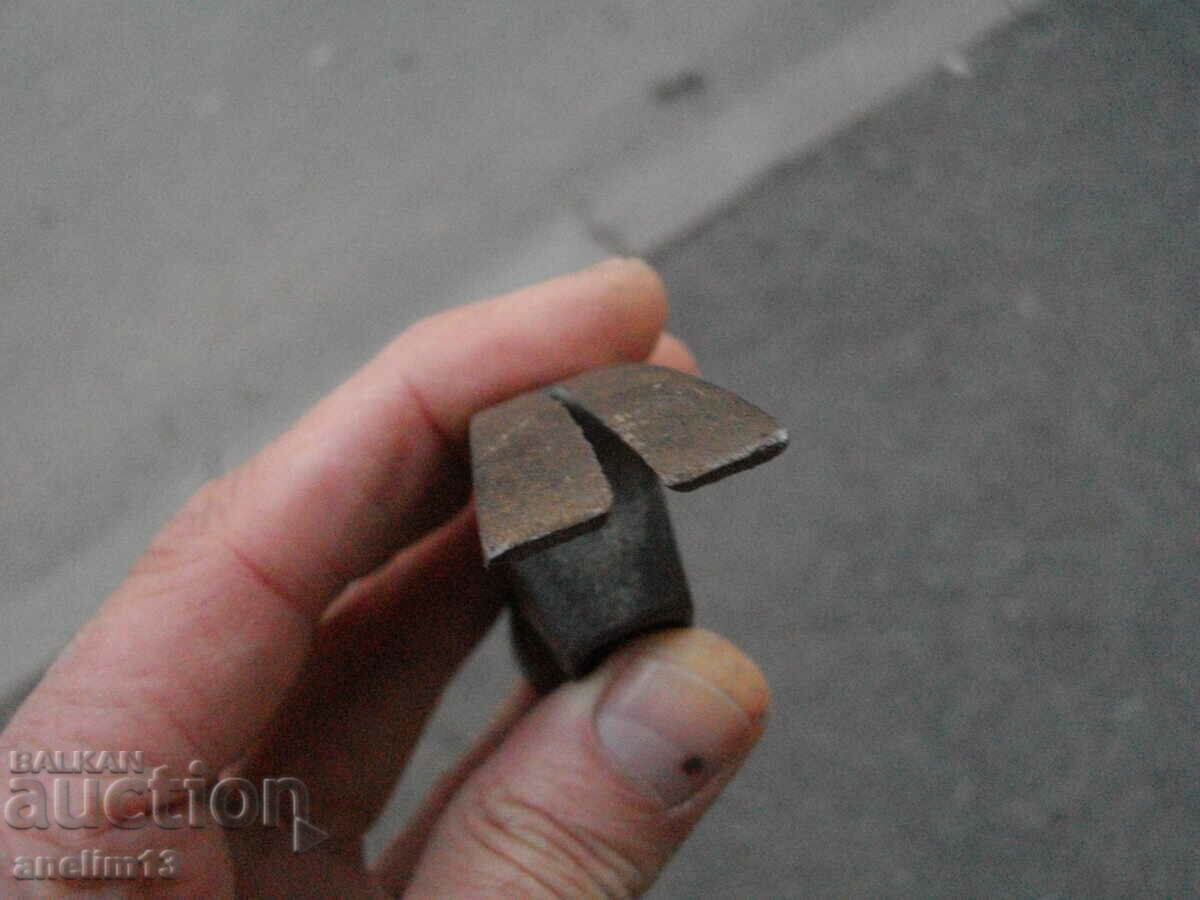 OLD HAMMER HAMMER - 6 OLD HAMMER HAMMER - 6