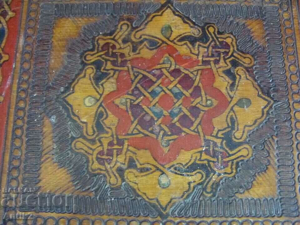 Licitație Cutie de bijuterii din lemn foarte veche