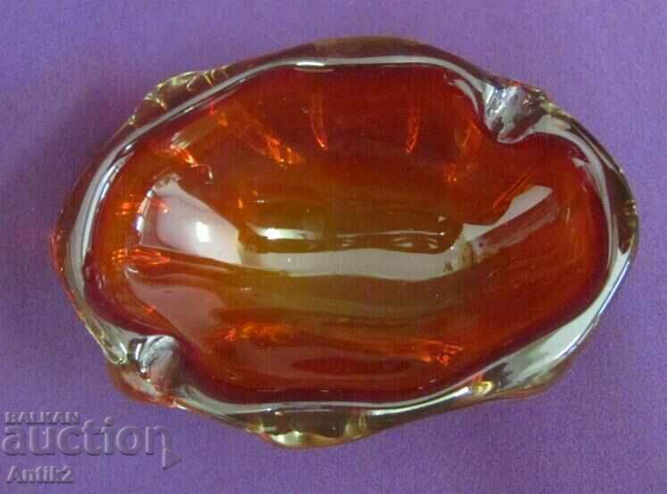 Delivery of Vintich Solid Ashtray Crystal Glass Delivery of Vintich Solid Ashtray Crystal Glass