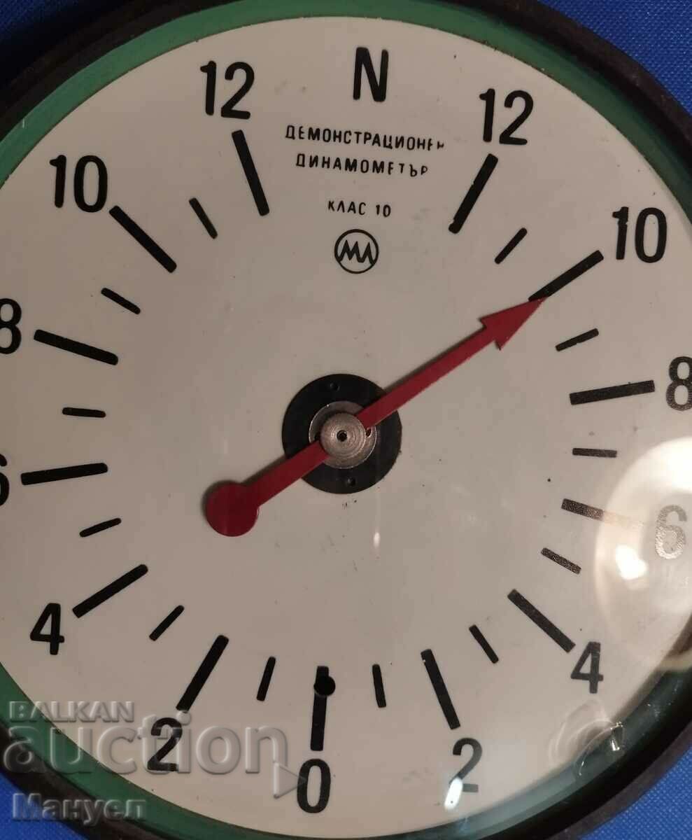 Old device - dynamometer. with price 29.90 BGN | € 15.29 Old device - dynamometer. with price 29.90 BGN | € 15.29