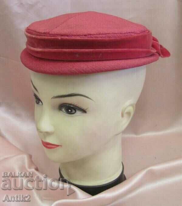 Licitație Pălărie antică de catifea pentru femei din anii 50