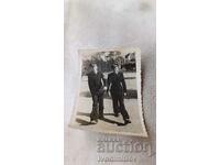 Φωτογραφία Σοφία Δύο μαθητές σε μια βόλτα 1943