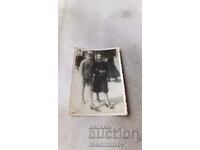 Photo Plovdiv Woman and young man on a walk 1940