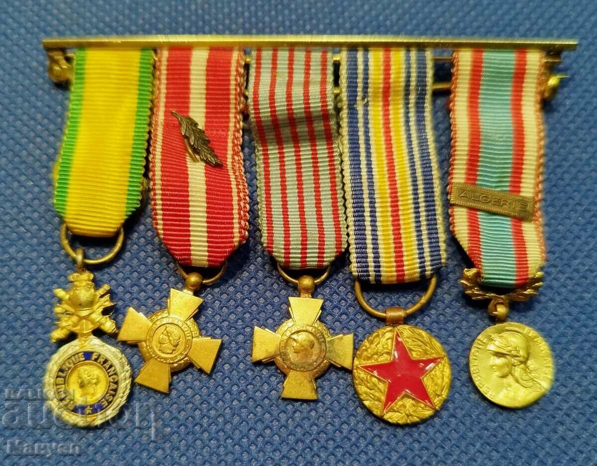 Set vechi de premii militare - miniaturi.