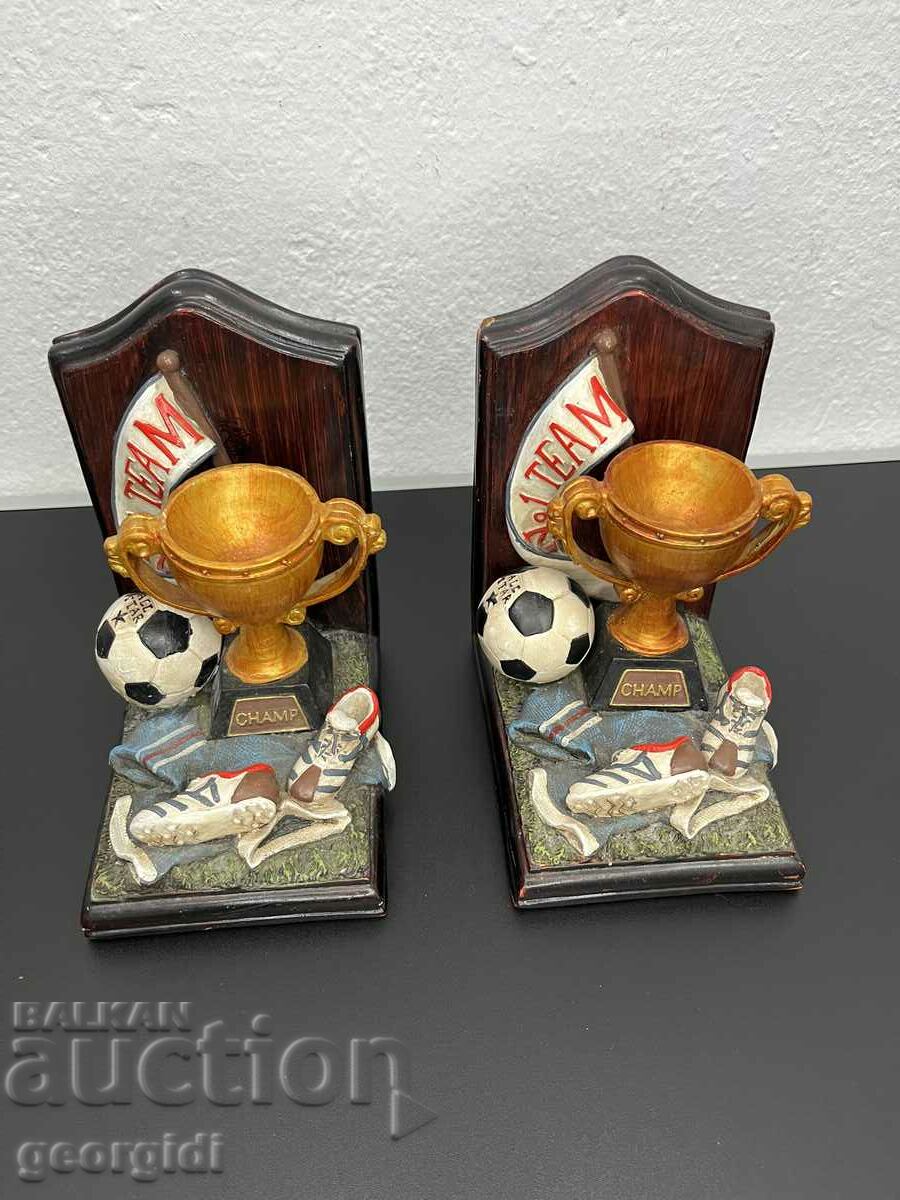 Collectible bookends / paperweights. #5032