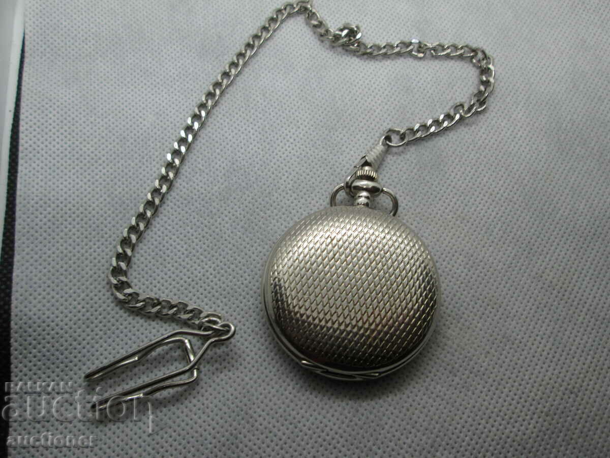 QUARTZ POCKET WATCH, I DON'T KNOW IF IT WORKS - 7 QUARTZ POCKET WATCH, I DON'T KNOW IF IT WORKS - 7