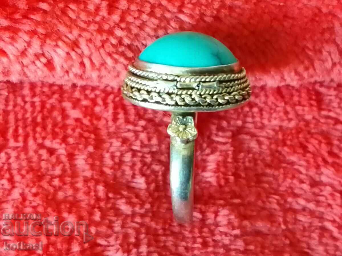 Auction  Vintage Silver Ring with Semi-Precious Turquoise Stone