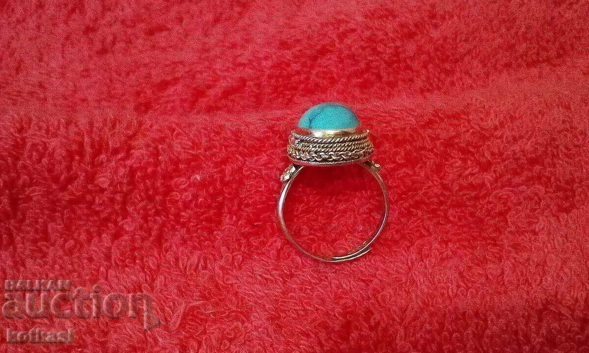 Delivery of Vintage Silver Ring with Semi-Precious Turquoise Stone Delivery of Vintage Silver Ring with Semi-Precious Turquoise Stone