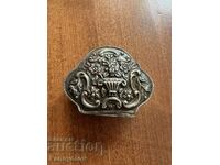 OLD SILVER WROUGHT RENAISSANCE SNUFF BOX