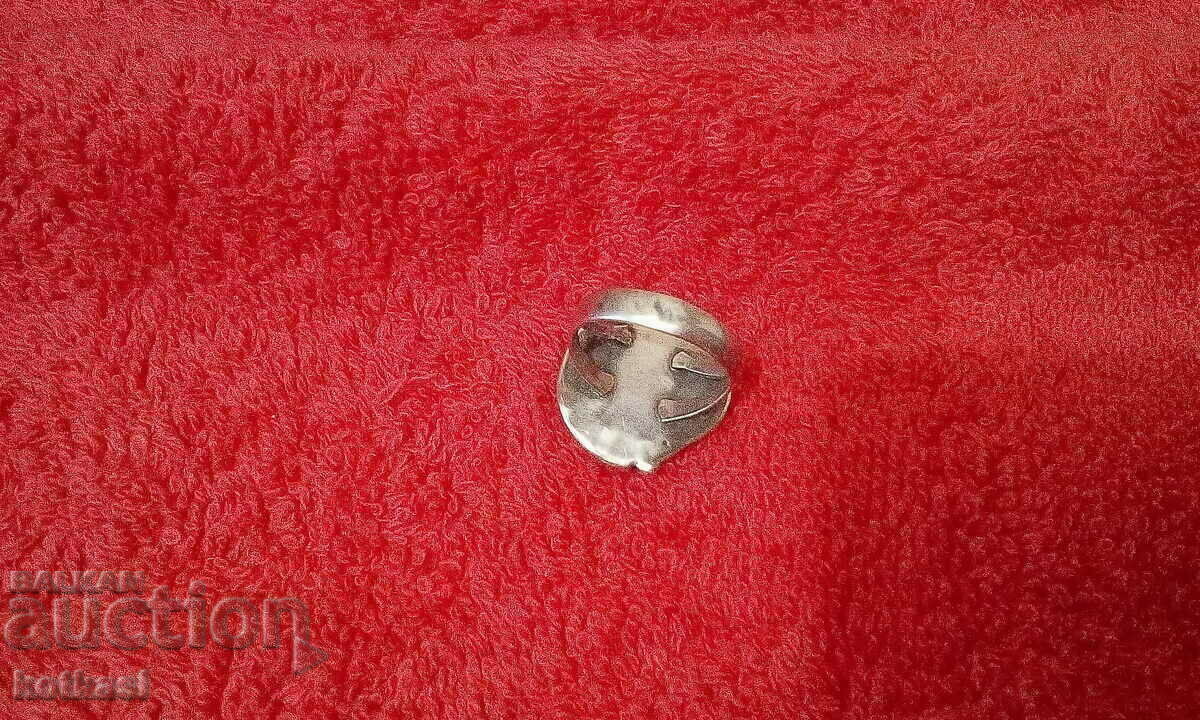 Auction Old silver 925 sterling ring green semi-precious stone Auction Old silver 925 sterling ring green semi-precious stone