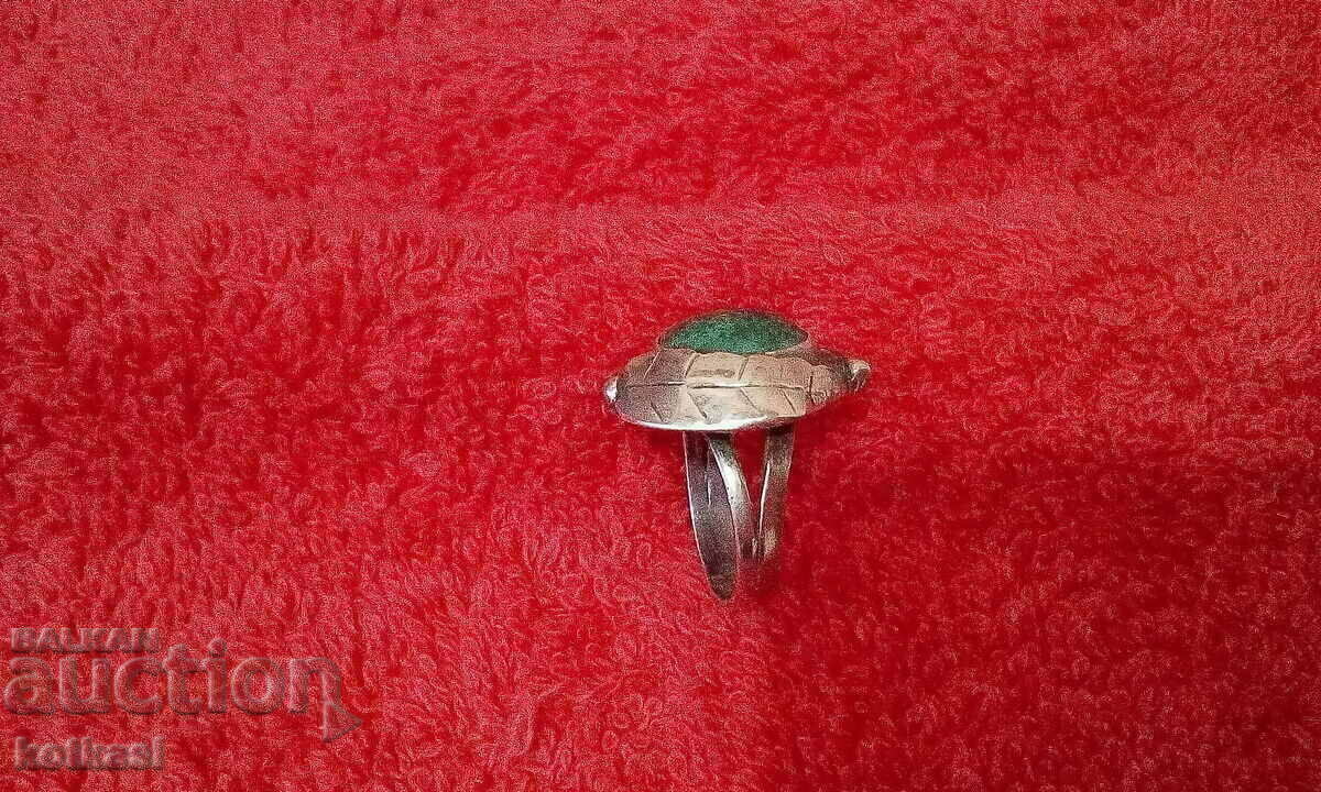 Old silver 925 sterling ring green semi-precious stone - 5 Old silver 925 sterling ring green semi-precious stone - 5