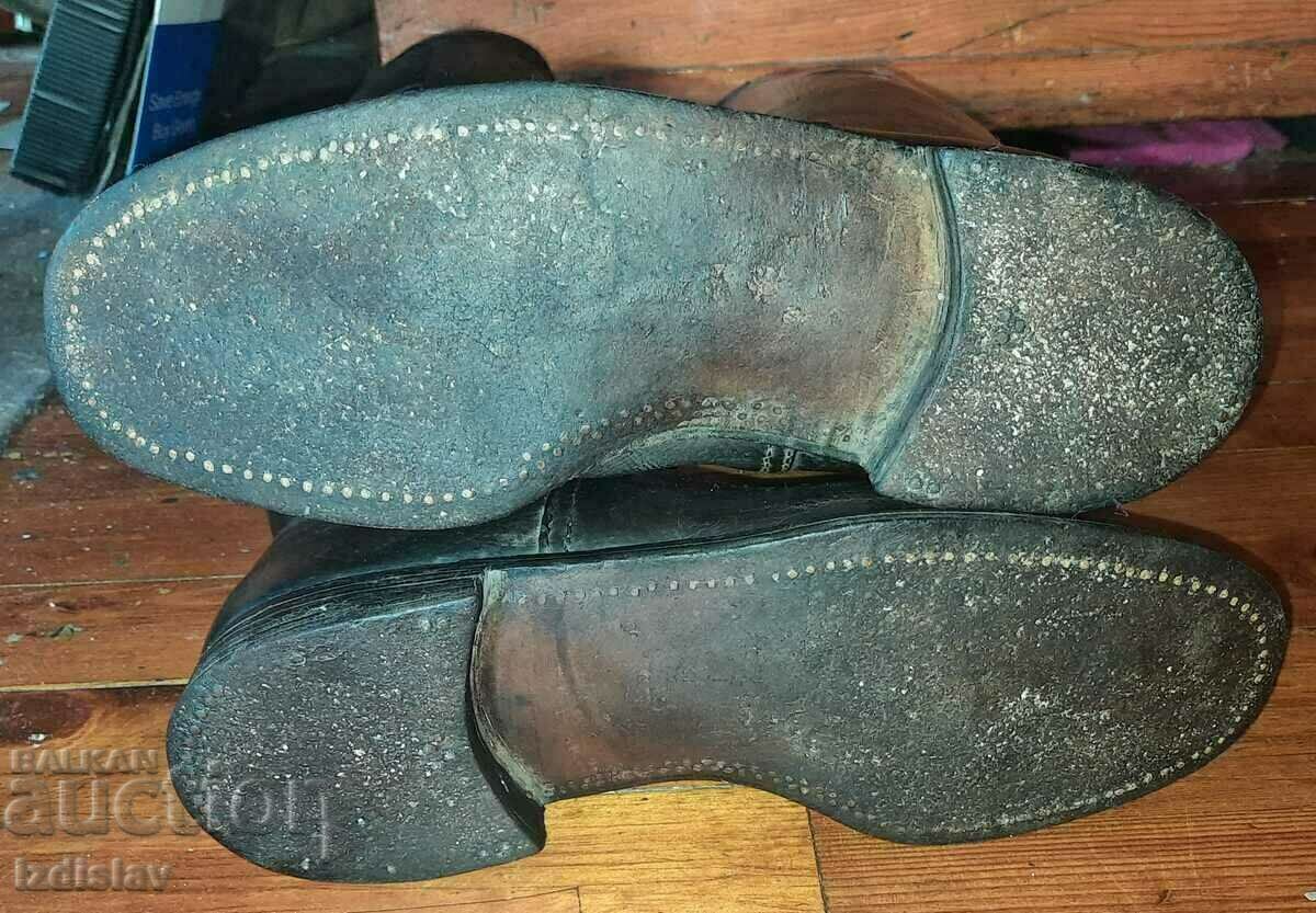 Auction  Old cavalry royal leather boots