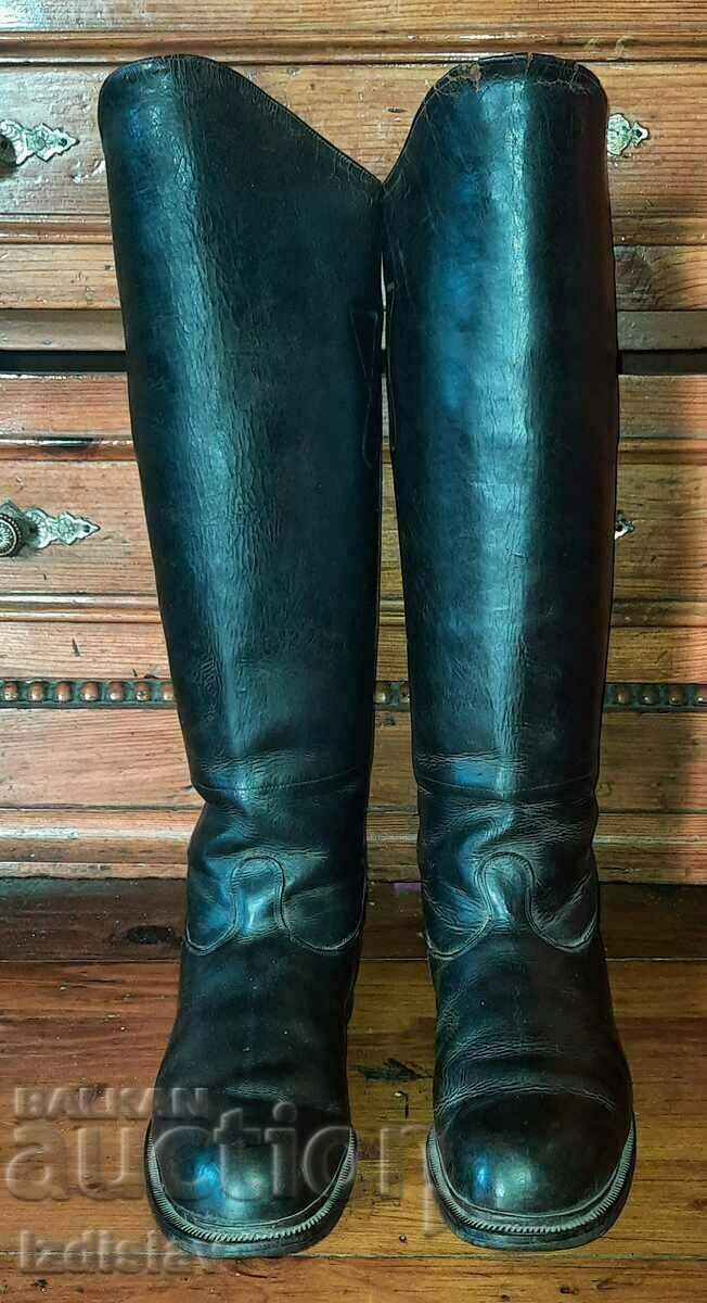 Old cavalry royal leather boots