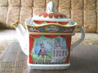 porcelain teapot "Romeo and Juliet" - England