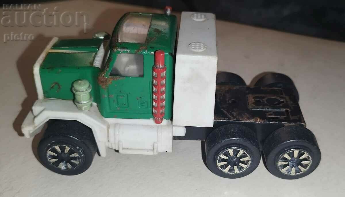 Παλιό μεταλλικό φορτηγό παιχνίδι