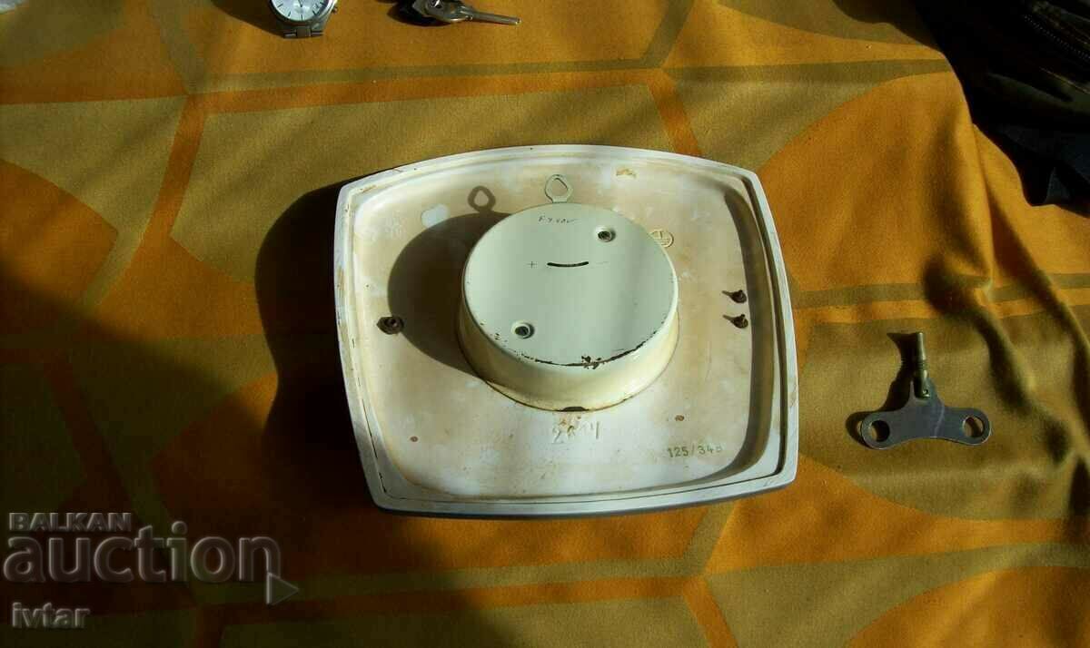 Porcelain wall clock "MAUTHE" with price 127.00 BGN | € 64.93 Porcelain wall clock "MAUTHE" with price 127.00 BGN | € 64.93