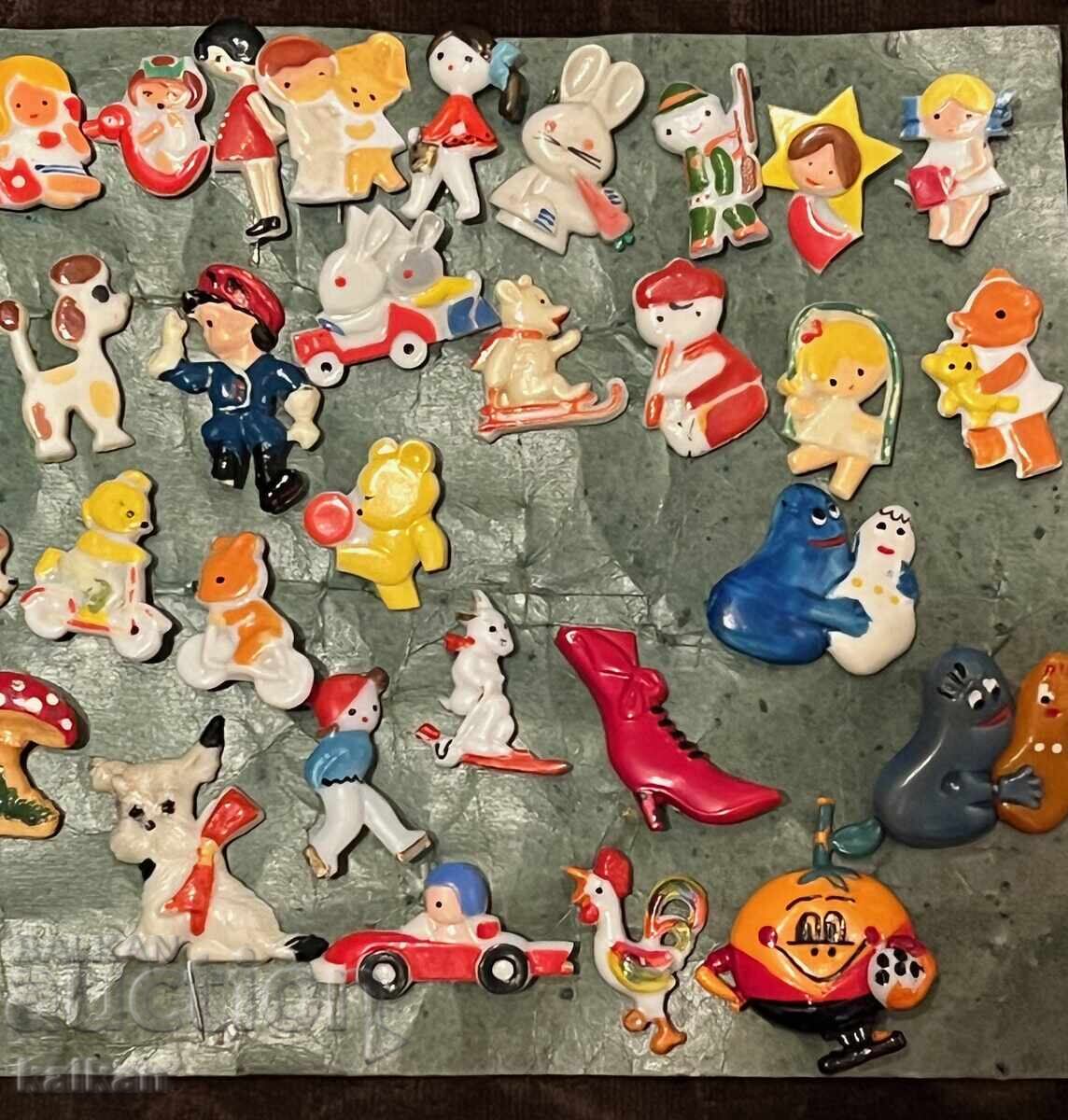 Auction Lot of martenitsi - 56 pieces old - plastic, glass Auction Lot of martenitsi - 56 pieces old - plastic, glass