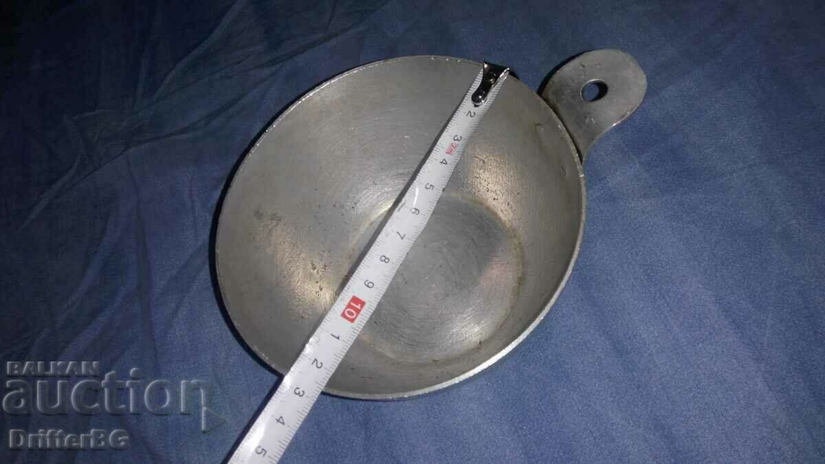 Auction Old aluminum soup pot, jug Auction Old aluminum soup pot, jug