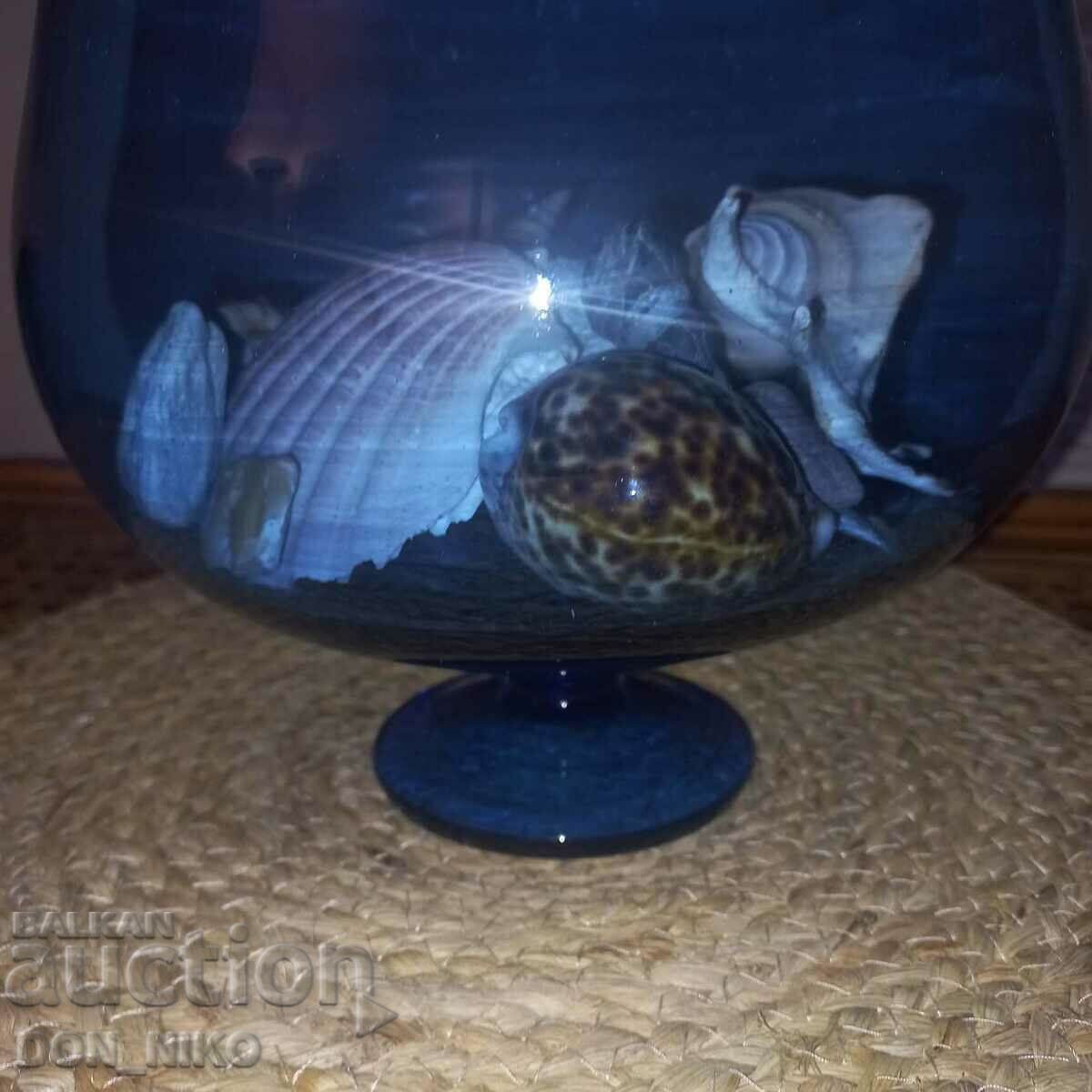 Delivery of Large Glass for Decoration Delivery of Large Glass for Decoration