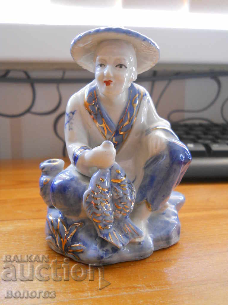 antique porcelain figurine - fisherman (China)