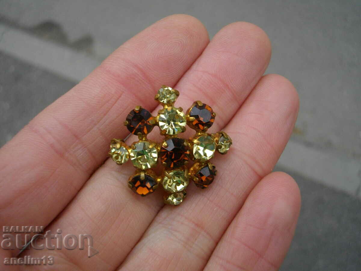 OLD BROOCH with price 25.00 BGN | € 12.78 OLD BROOCH with price 25.00 BGN | € 12.78