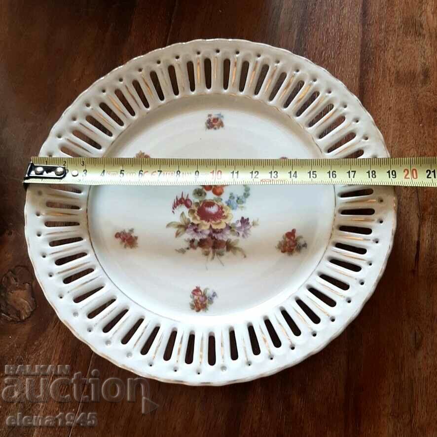 Dessert plates with price 120.00 BGN | € 61.36 Dessert plates with price 120.00 BGN | € 61.36