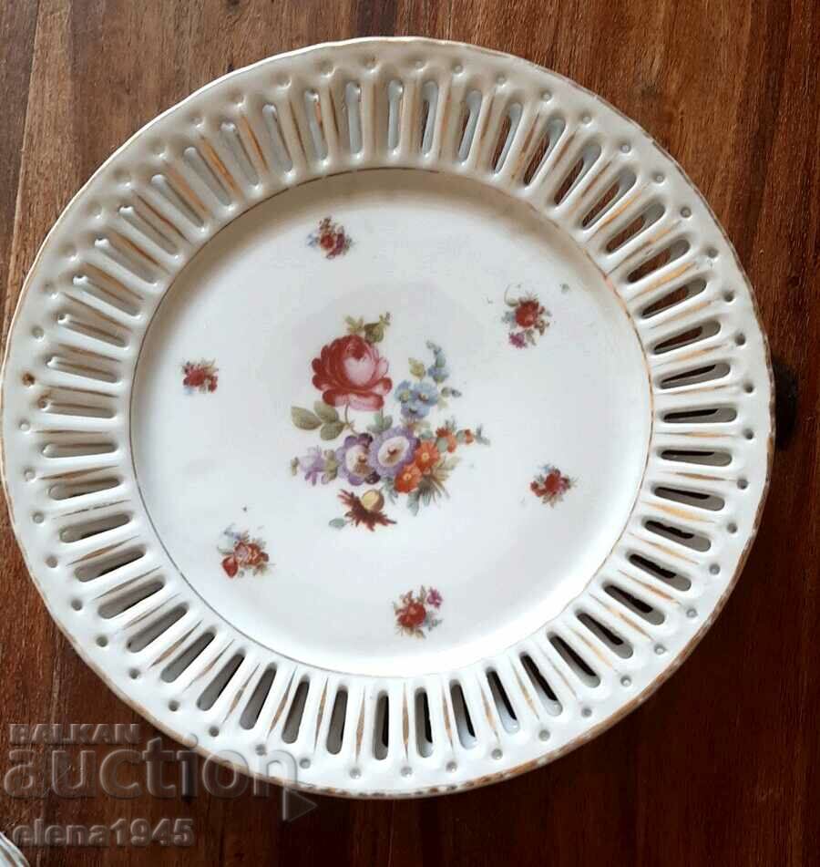 Delivery of Dessert plates Delivery of Dessert plates