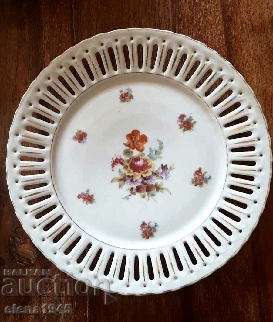 Dessert plates - 7 Dessert plates - 7