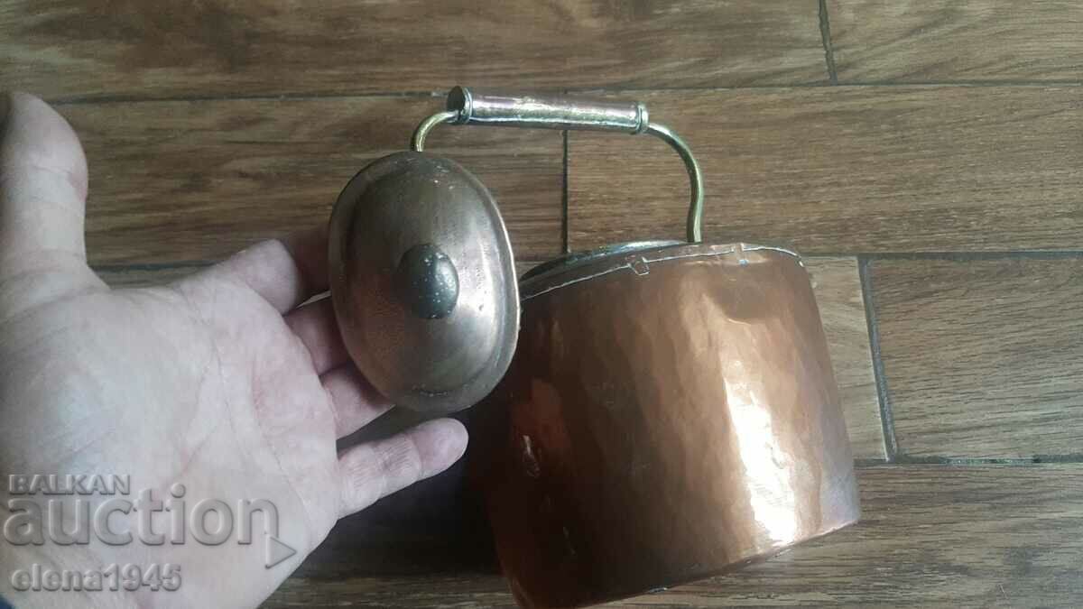 Kettle of honey with price 80.00 BGN | € 40.90