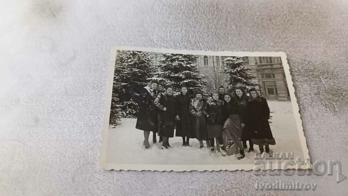 Снимка Русе Жени през зимата 1954