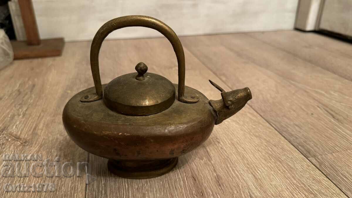 Ceainic antic din cupru, taur – mic, masiv!