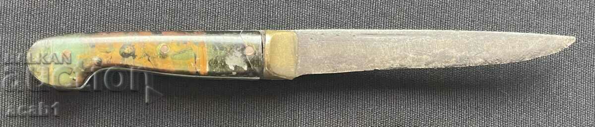 Ένα παλιό σφυρήλατο μαχαίρι