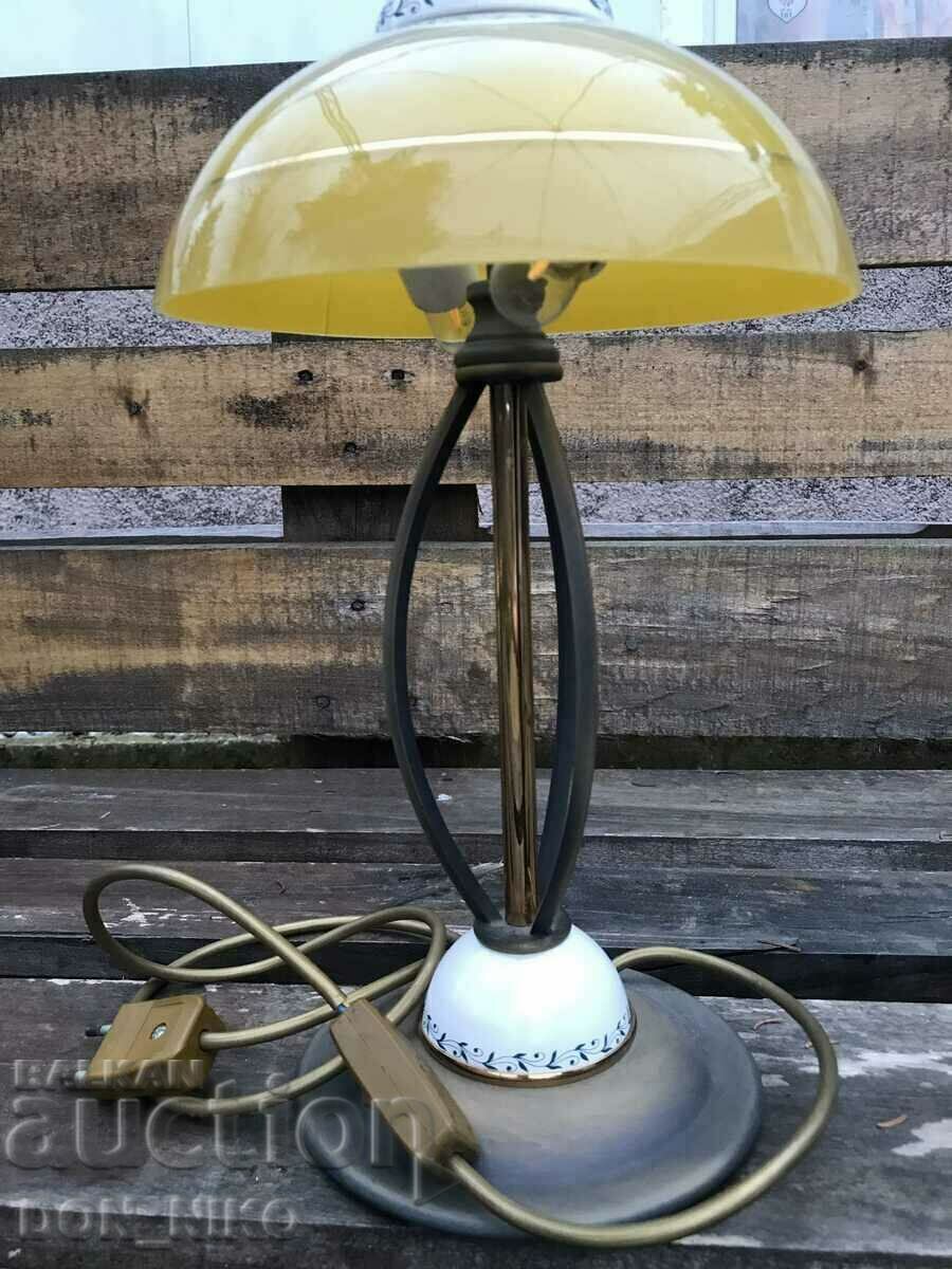 Lampa de masa in stil Art Deco