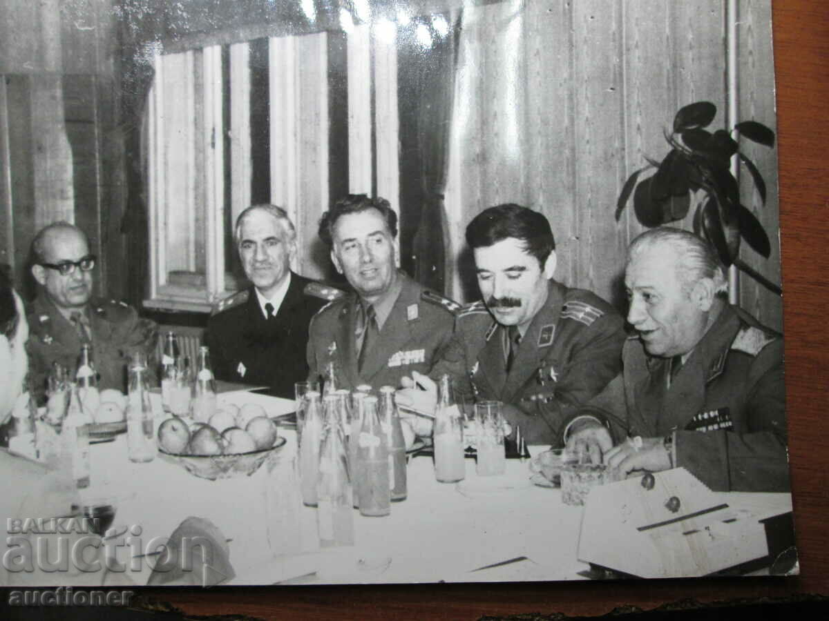 LARGE FORMAT PHOTO GEORGI IVANOV, GENERALS with price 100.00 BGN | € 51.13 LARGE FORMAT PHOTO GEORGI IVANOV, GENERALS with price 100.00 BGN | € 51.13