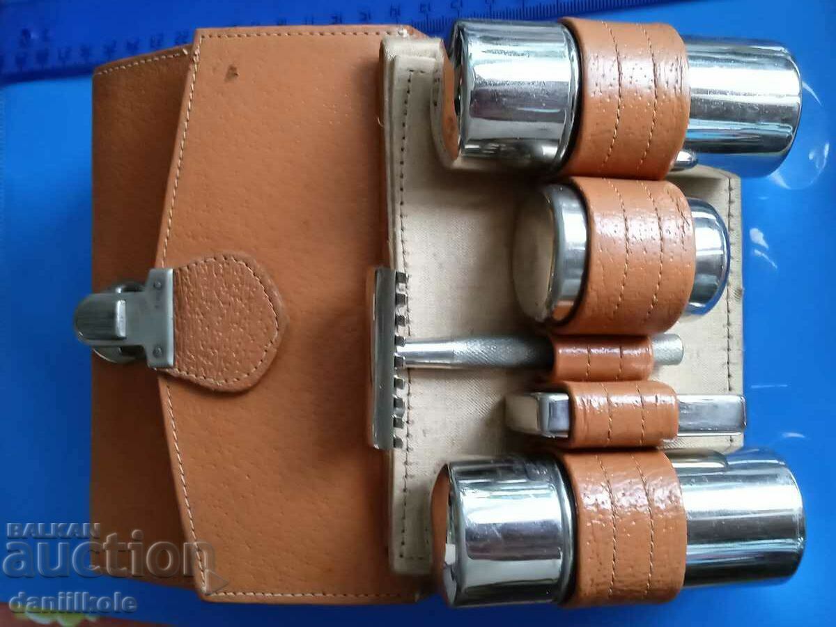 *$*Y*$* OLD UNUSED SHAVING KIT - SUPER*$*Y*$* - 5 *$*Y*$* OLD UNUSED SHAVING KIT - SUPER*$*Y*$* - 5