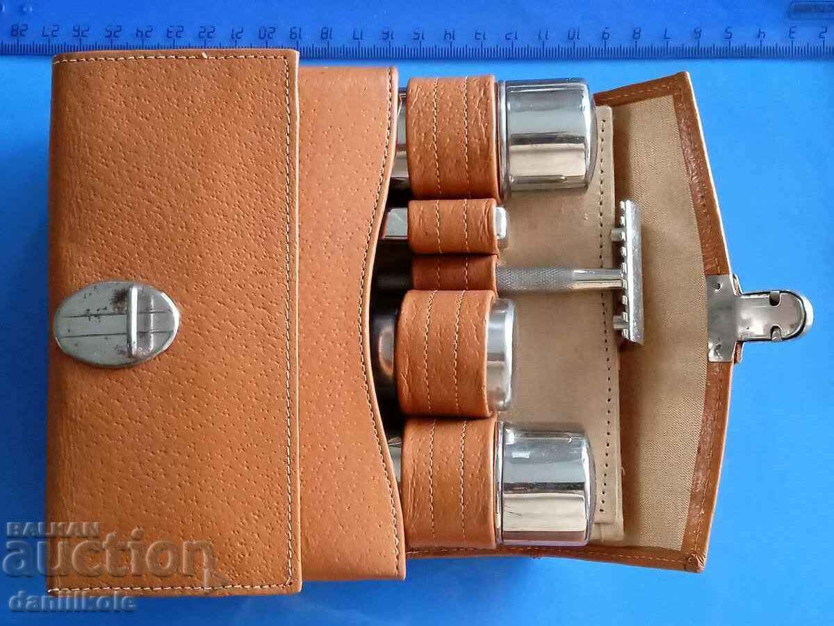 *$*Y*$* OLD UNUSED SHAVING KIT - SUPER*$*Y*$* *$*Y*$* OLD UNUSED SHAVING KIT - SUPER*$*Y*$*