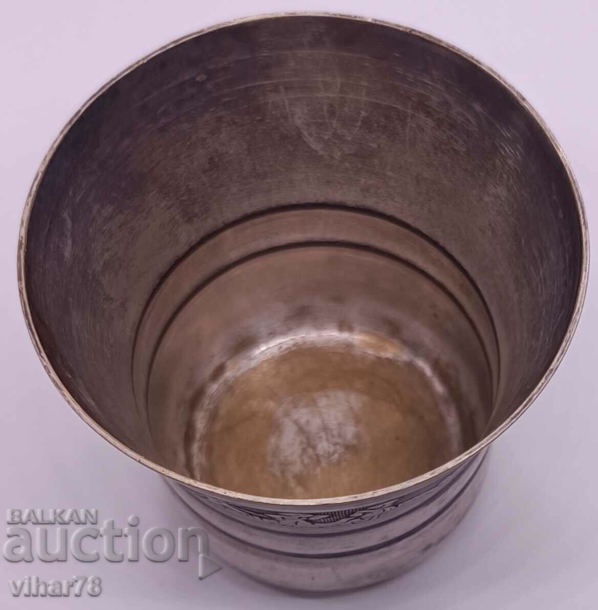 Delivery of silver plated cup Delivery of silver plated cup