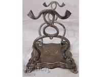 посребрена поставка за вестници