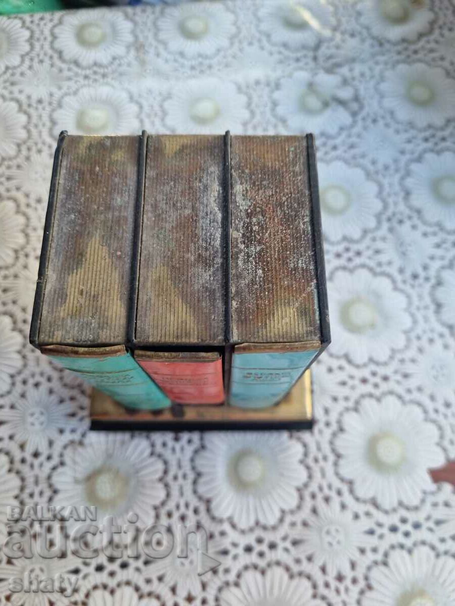 Russian cigarette case. Dispenser with price 30.00 BGN | € 15.34 Russian cigarette case. Dispenser with price 30.00 BGN | € 15.34