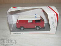 1/64 Schuco Fire department Volkswagen VW T3 Fire department. New