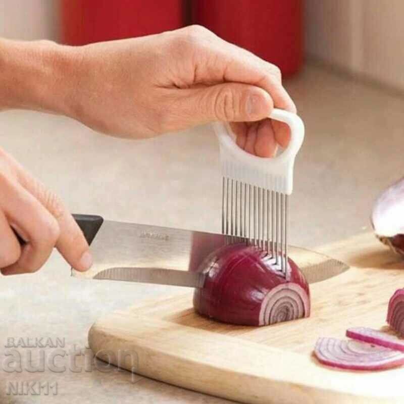 Fork stand for cutting onions