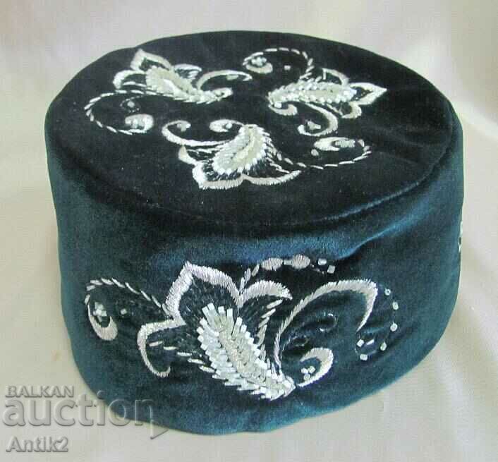Delivery of Old Men's Hat Velvet, Embroidery, Beads Delivery of Old Men's Hat Velvet, Embroidery, Beads